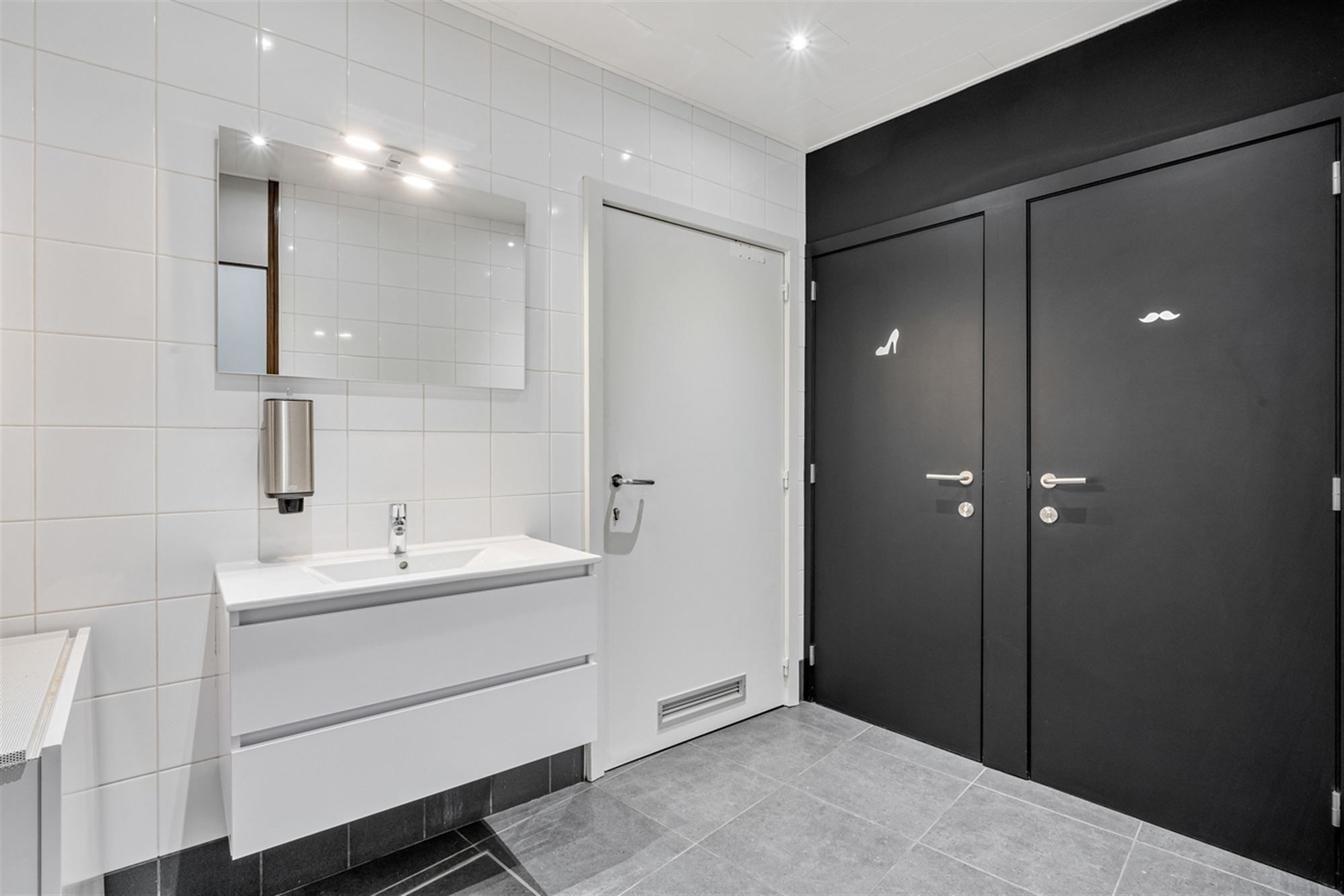 Instapklaar kantorencomplex op toplocatie ten zuiden van Gent foto 18