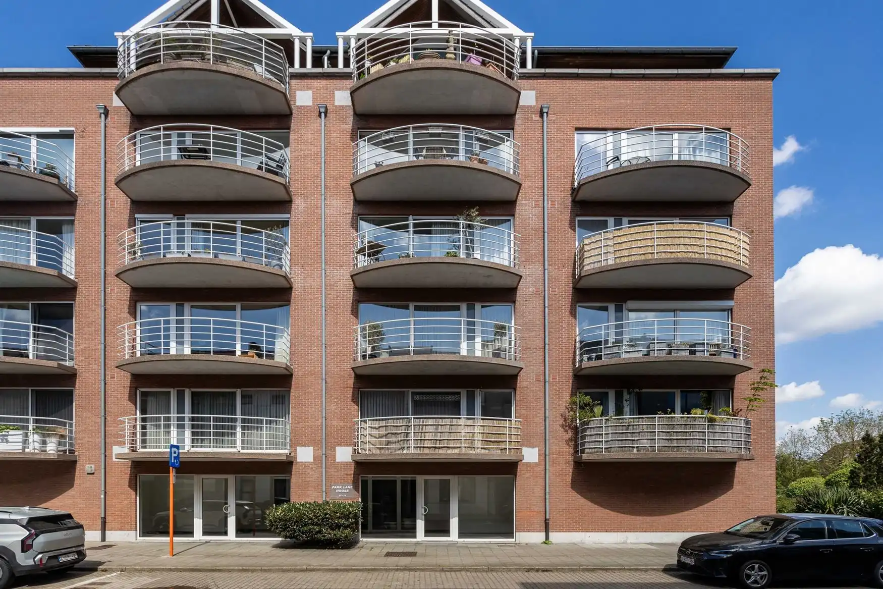 Stijlvol gerenoveerd appartement met 2 terrassen en uniek uitzicht. foto 24