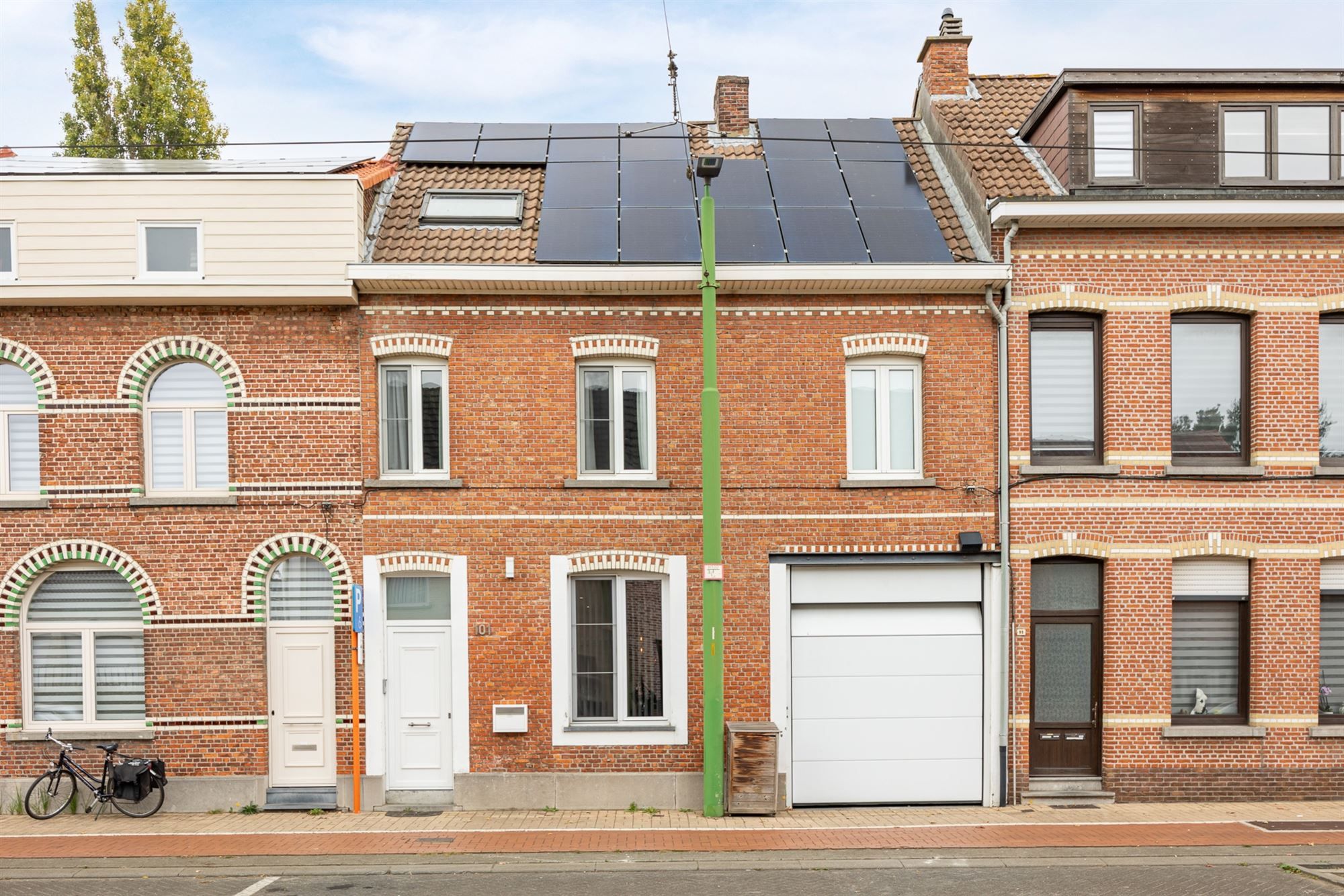 Instapklare, energiezuinige woning met ruime tuin en zwembad foto 2