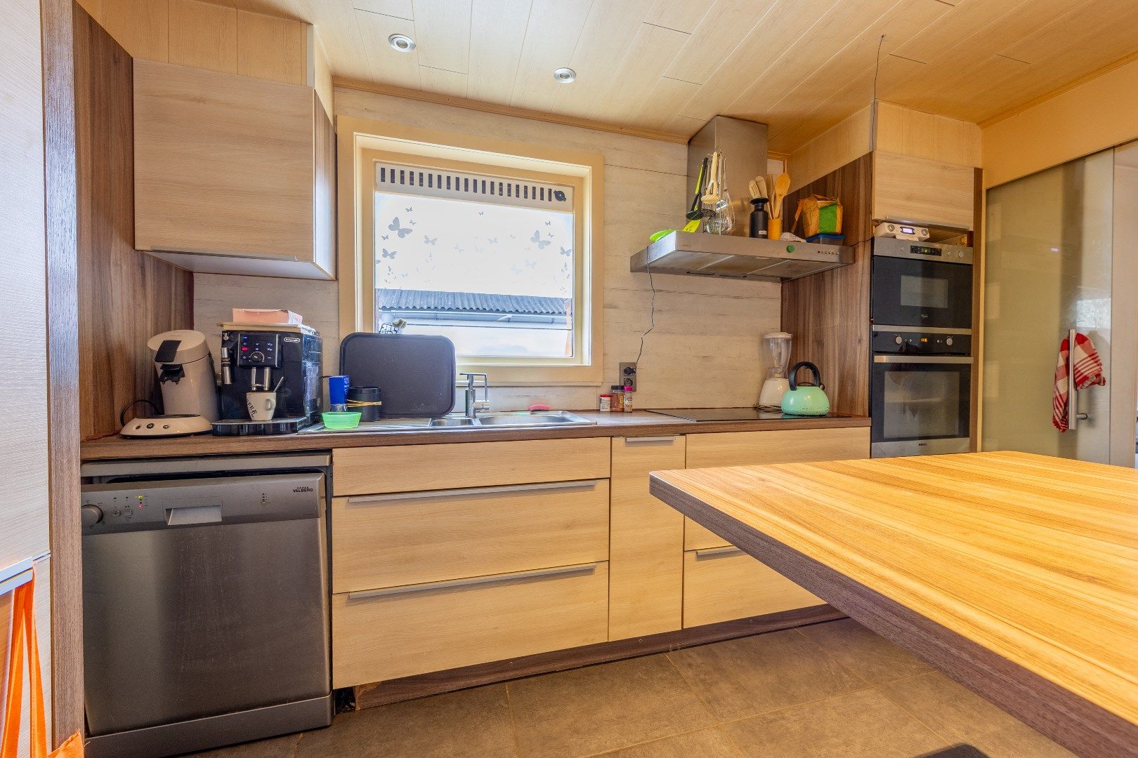 Halfopen woning met fantastisch grote tuin!  foto 11