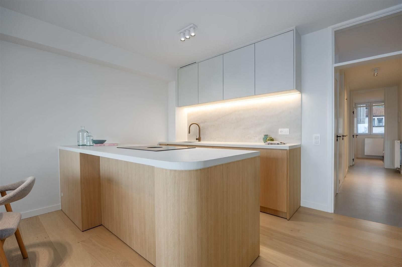 Prachtig en smaakvol volledig afgewerkt appartement gelegen op de tweede verdieping foto 8