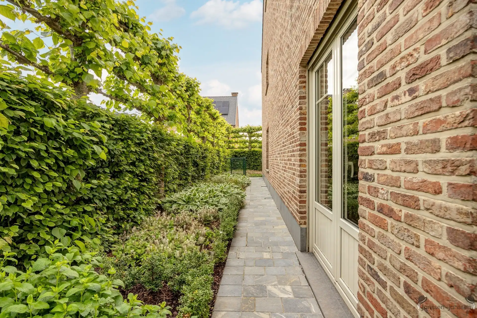 Ruime HOB met 5 slaapkamers en tuin foto 29
