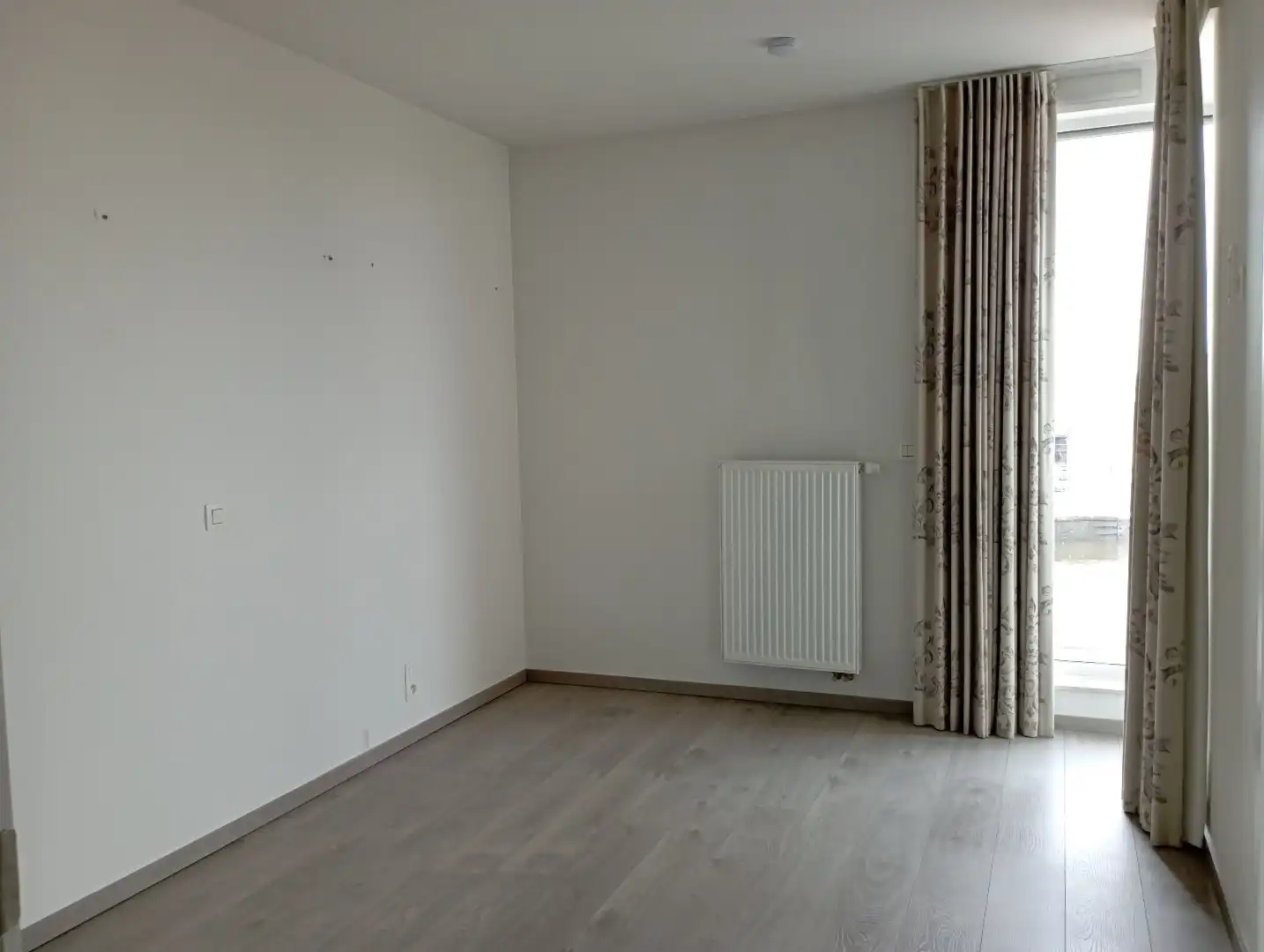 Ruim 2 slaapkamer appartement dichtbij centrum Brugge met autostaanplaats en 2 terrassen foto 5