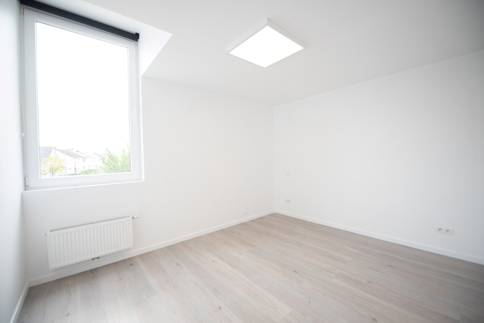 Verrassend ruime BEN-woning TE HUUR op zeer mooie ligging te Waregem. foto 15
