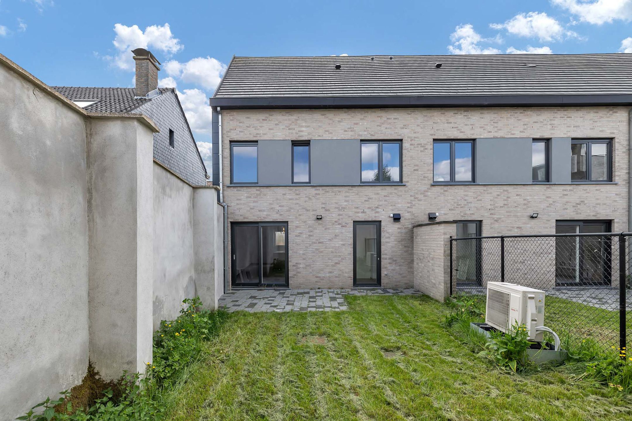 Nieuwbouwwoning met 4 slaapkamers en uitstekende verbinding foto 23