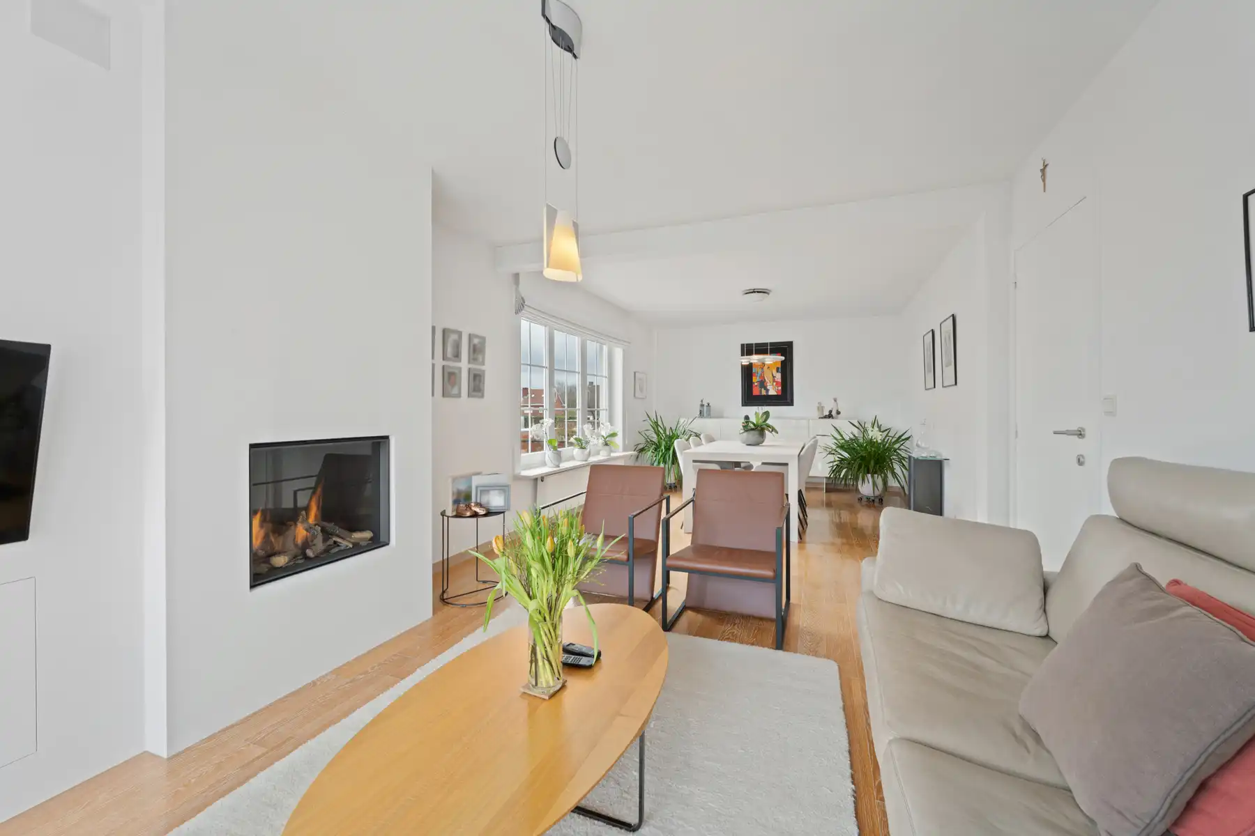 Centraal gelegen uitstekend onderhouden eigendom  foto 8