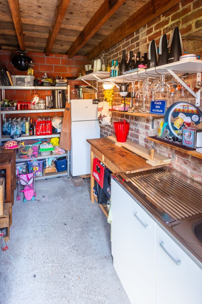 Halfopen woning met tuin, garage en pergola foto 24