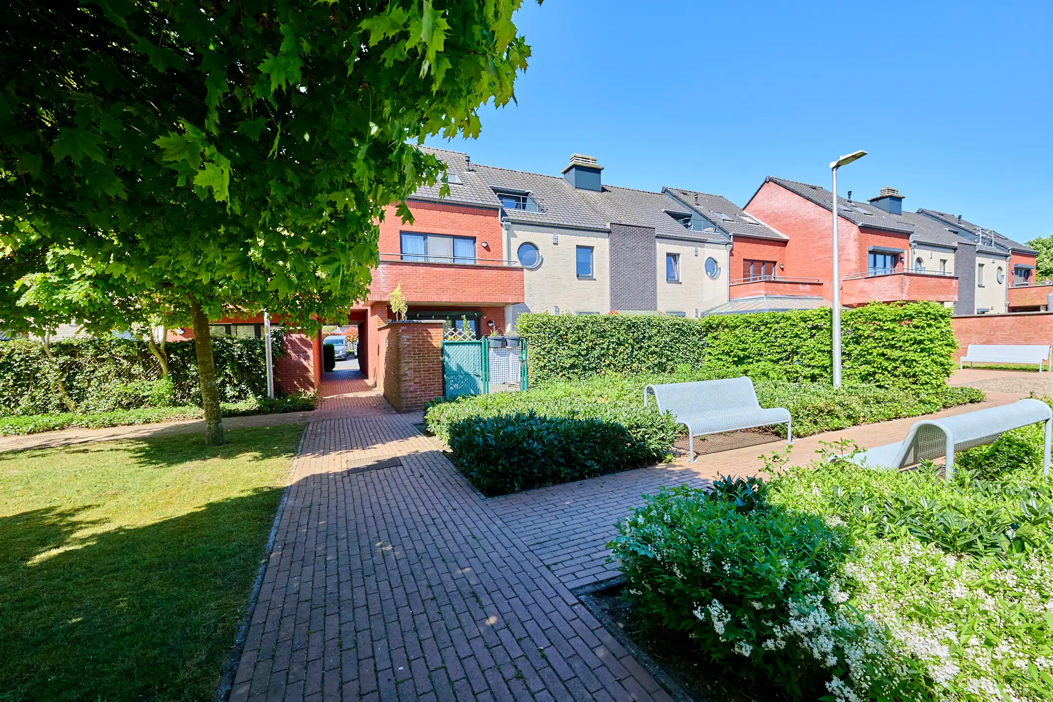 RUIM INSTAPKLAAR EN LICHTRIJK APPARTEMENT MET 2 TERRASSEN foto 11