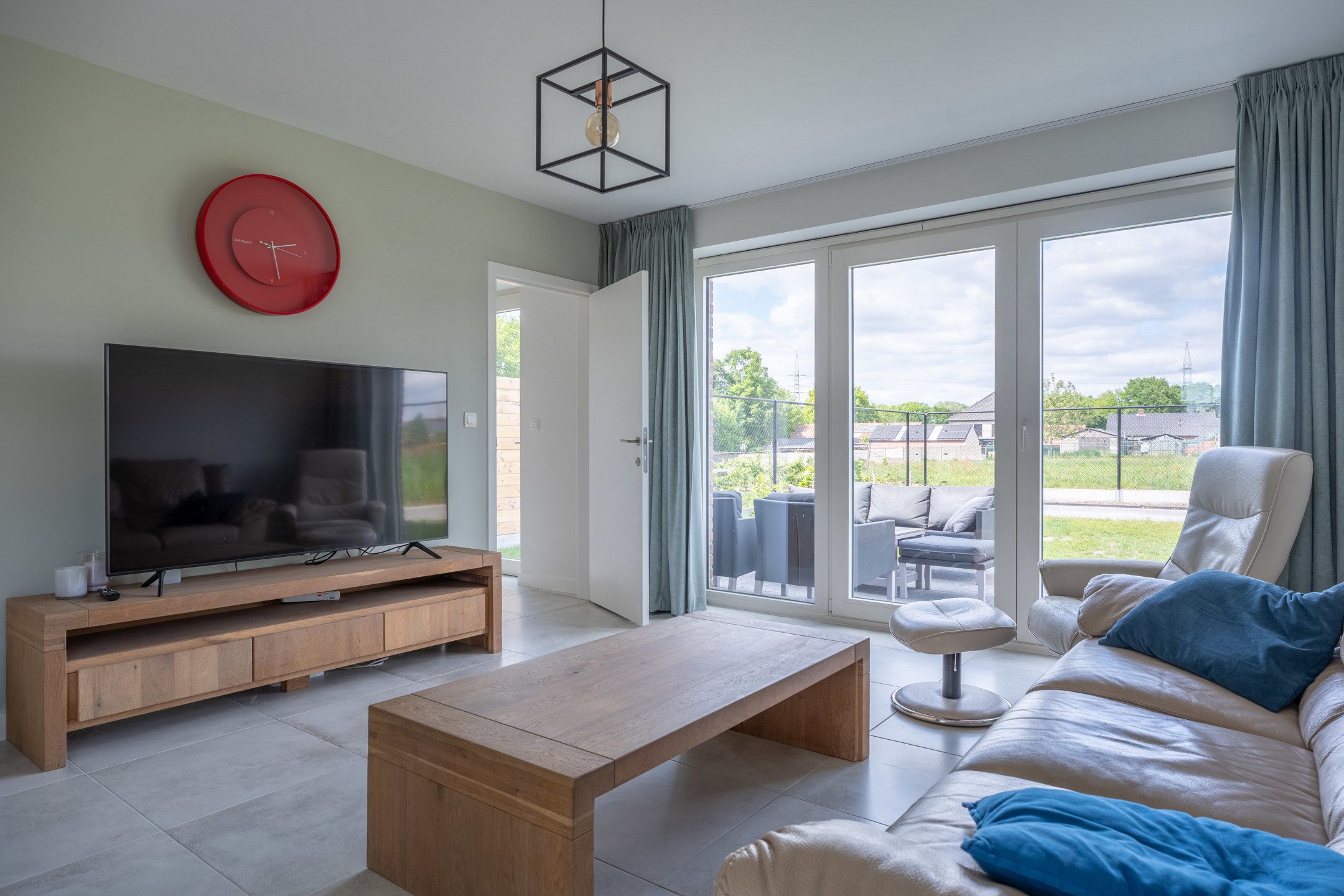 Energiezuinige nieuwbouwwoning met 4 slpk en privé tuin. foto 5