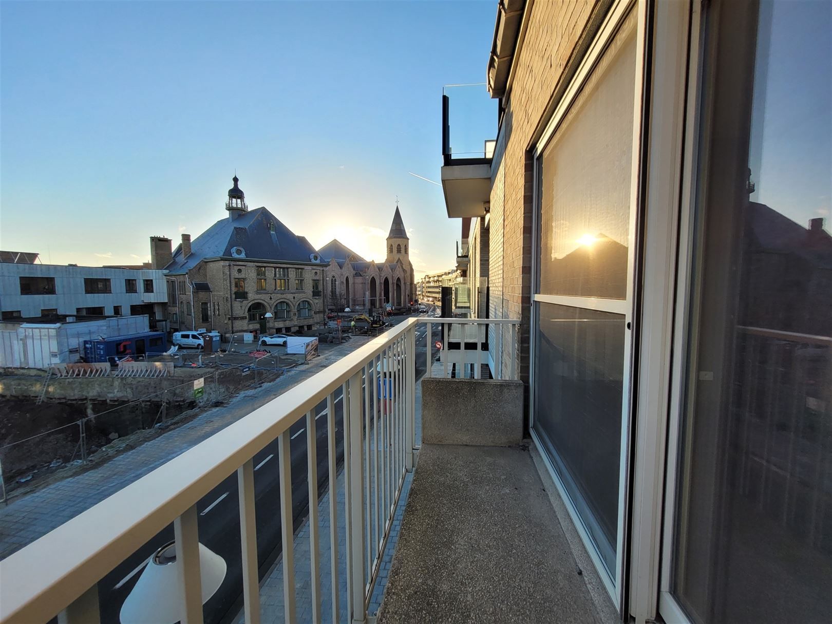 Ongemeubeld appartement met 1 slaapkamer en slaaphoek foto 5