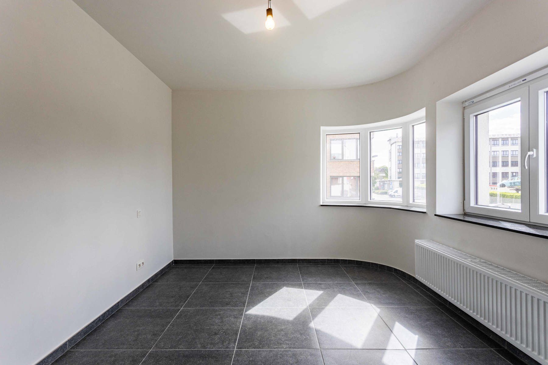 Erg ruim appartement met groot terras! foto 14
