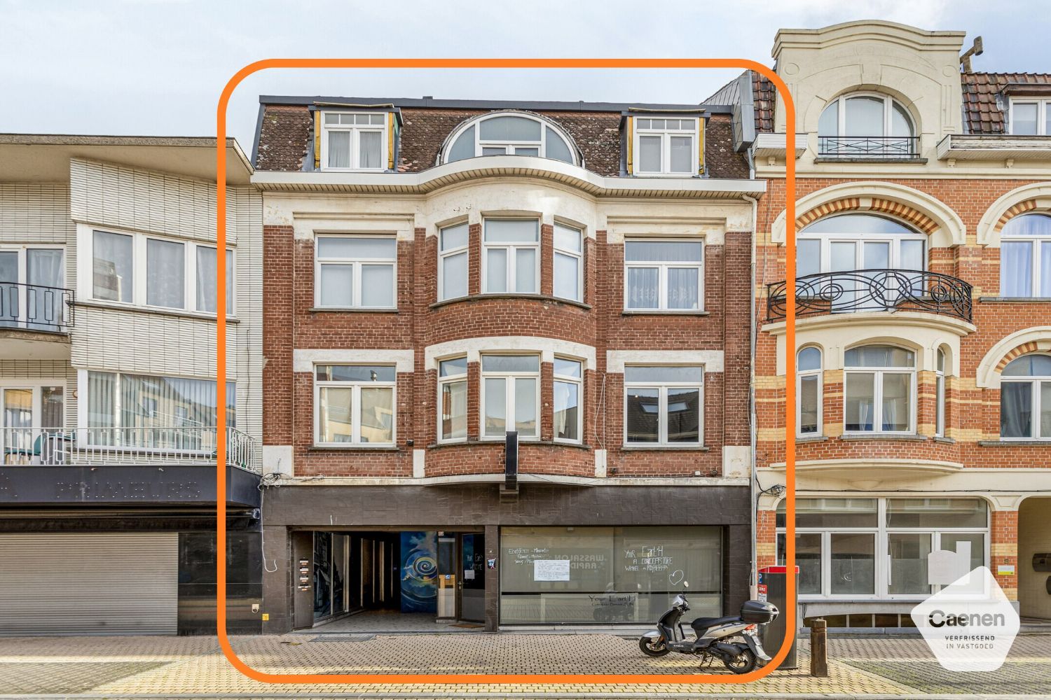 Unieke investeringskans in het hart van De Panne! foto {{pictureIndex}}