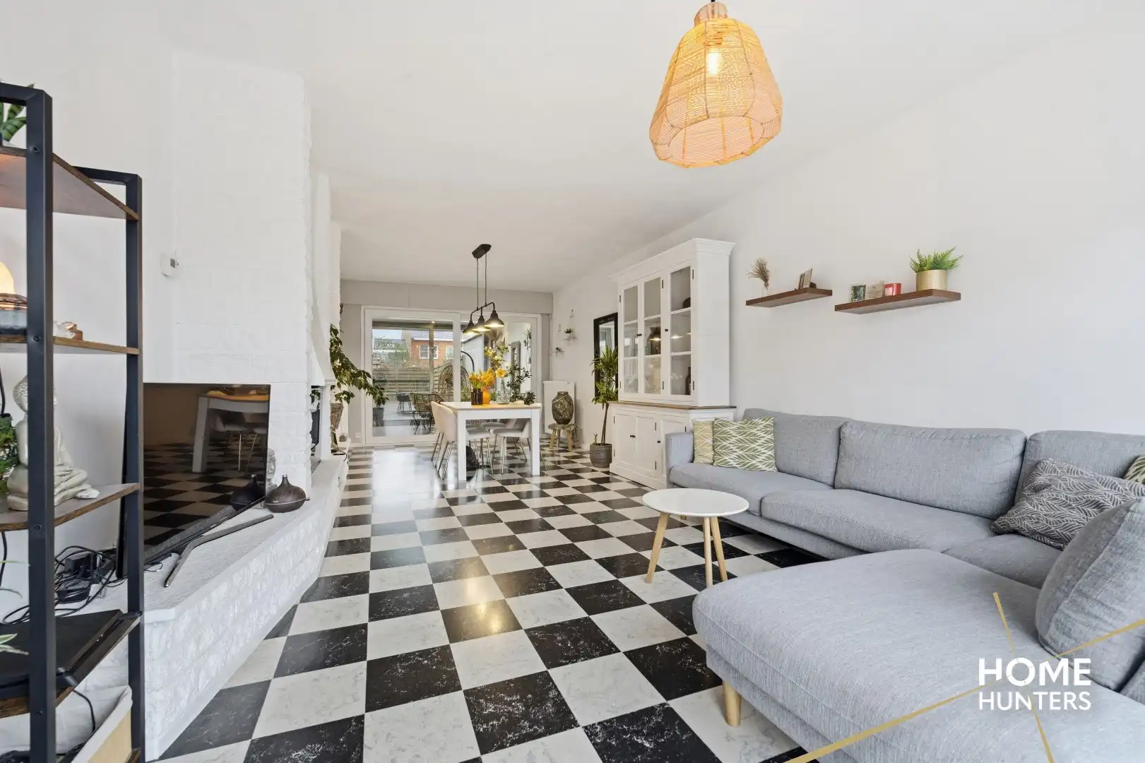 Verrassend ruime woning op een rustige ligging in Ieper met 5 slaapkamers en een oprit foto 10