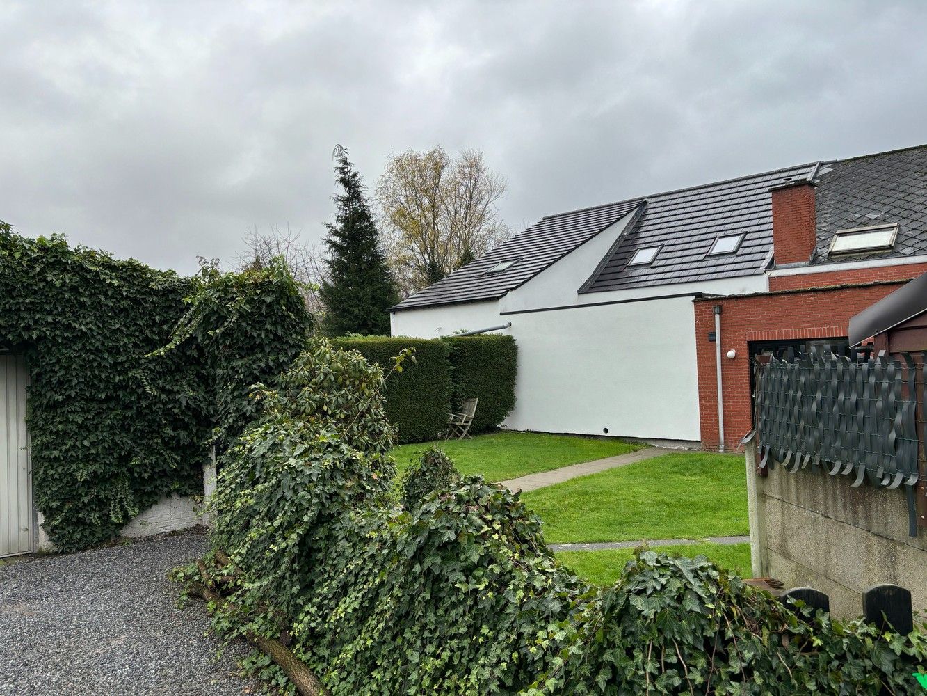 Prachtig gerenoveerde woning met o.a. 3 slaapkamers foto 32