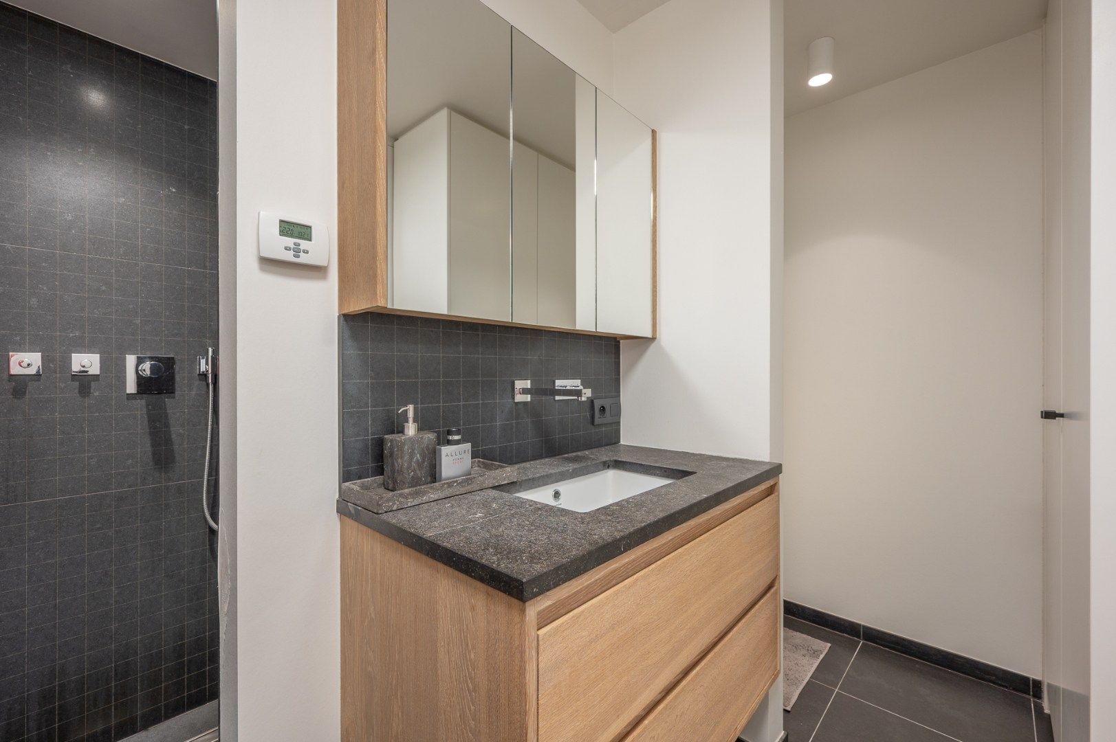 Uitzonderlijk duplex-penthouse met mezzanine en panoramisch zeezicht foto 37