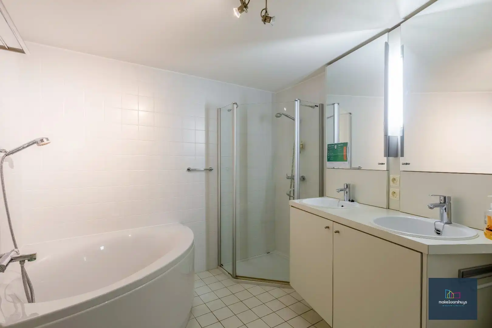 Luxueuze kantoorloft met inpandige staanplaats  en kelderberging  te Coupure Rechts.  foto 10