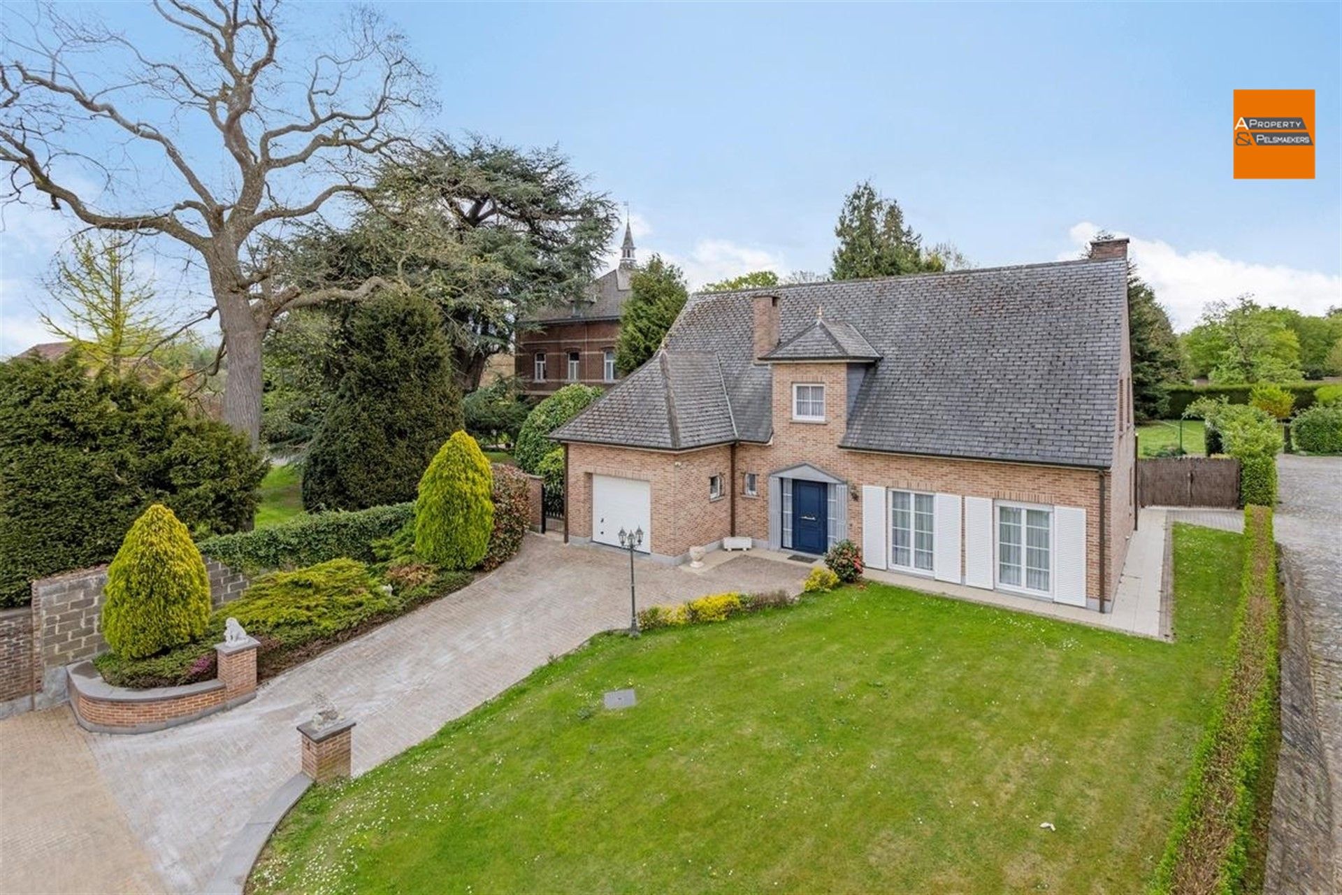 Ruime villa met 4 /5 slaapkamers op prachtige stuk grond foto 3