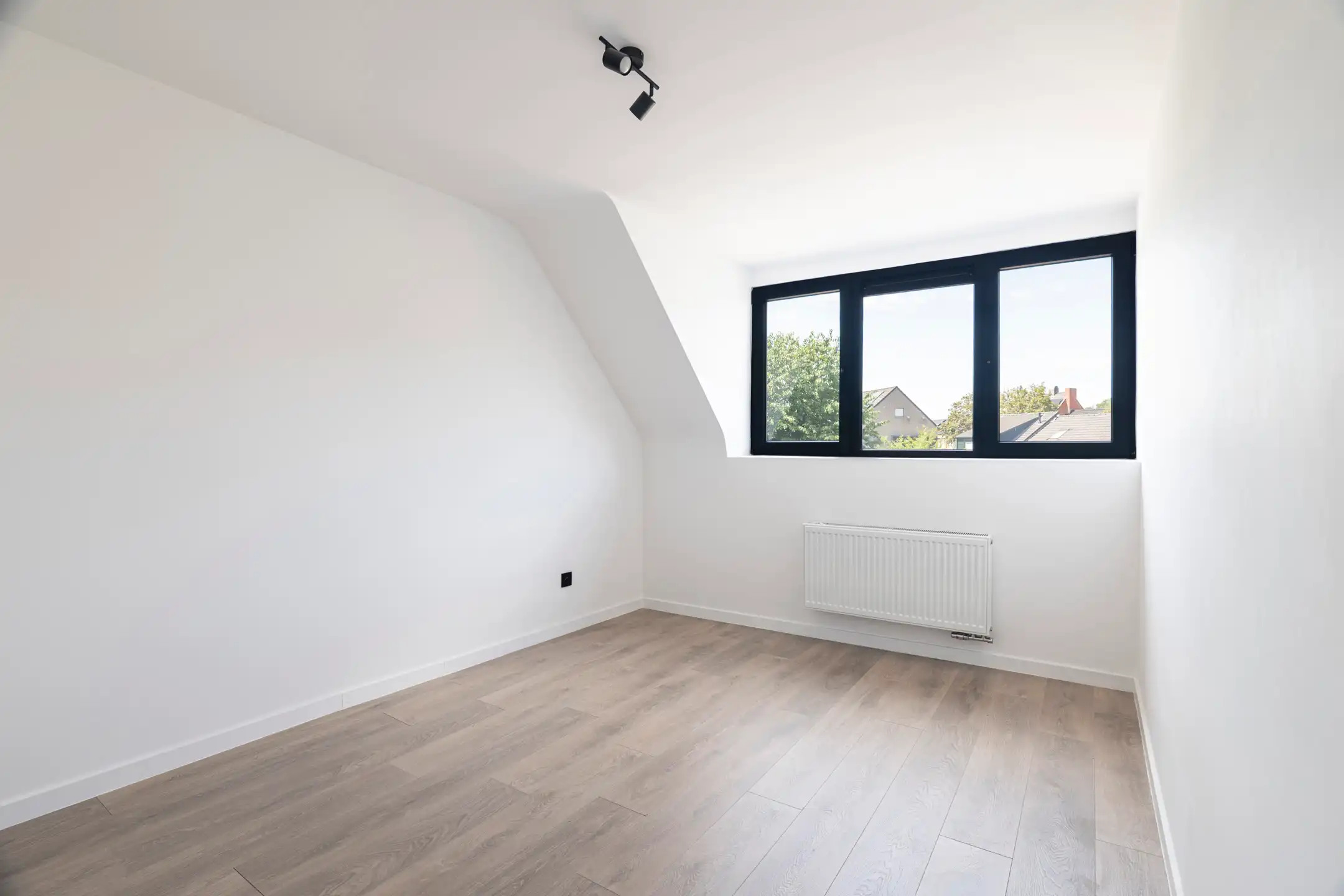 Recent gerenoveerde woning met 3 slpks in Schorvoort foto 18