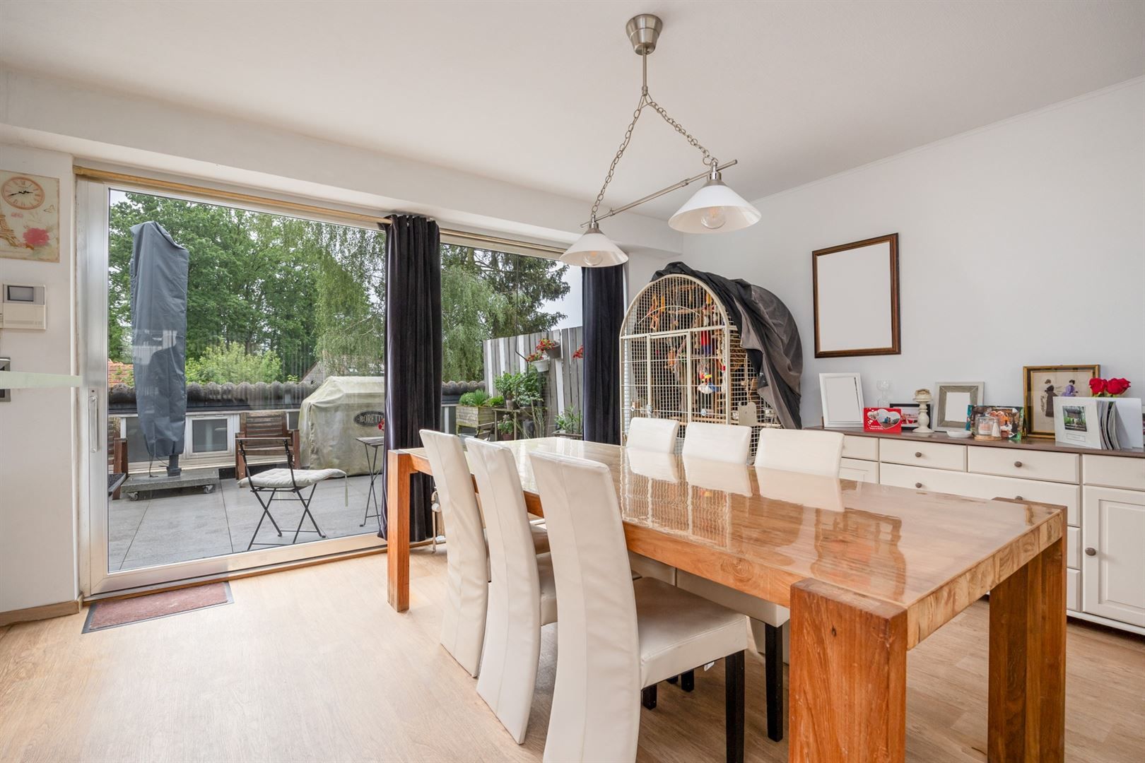 Kantoor met grote vitrine en duplex appartement foto 17