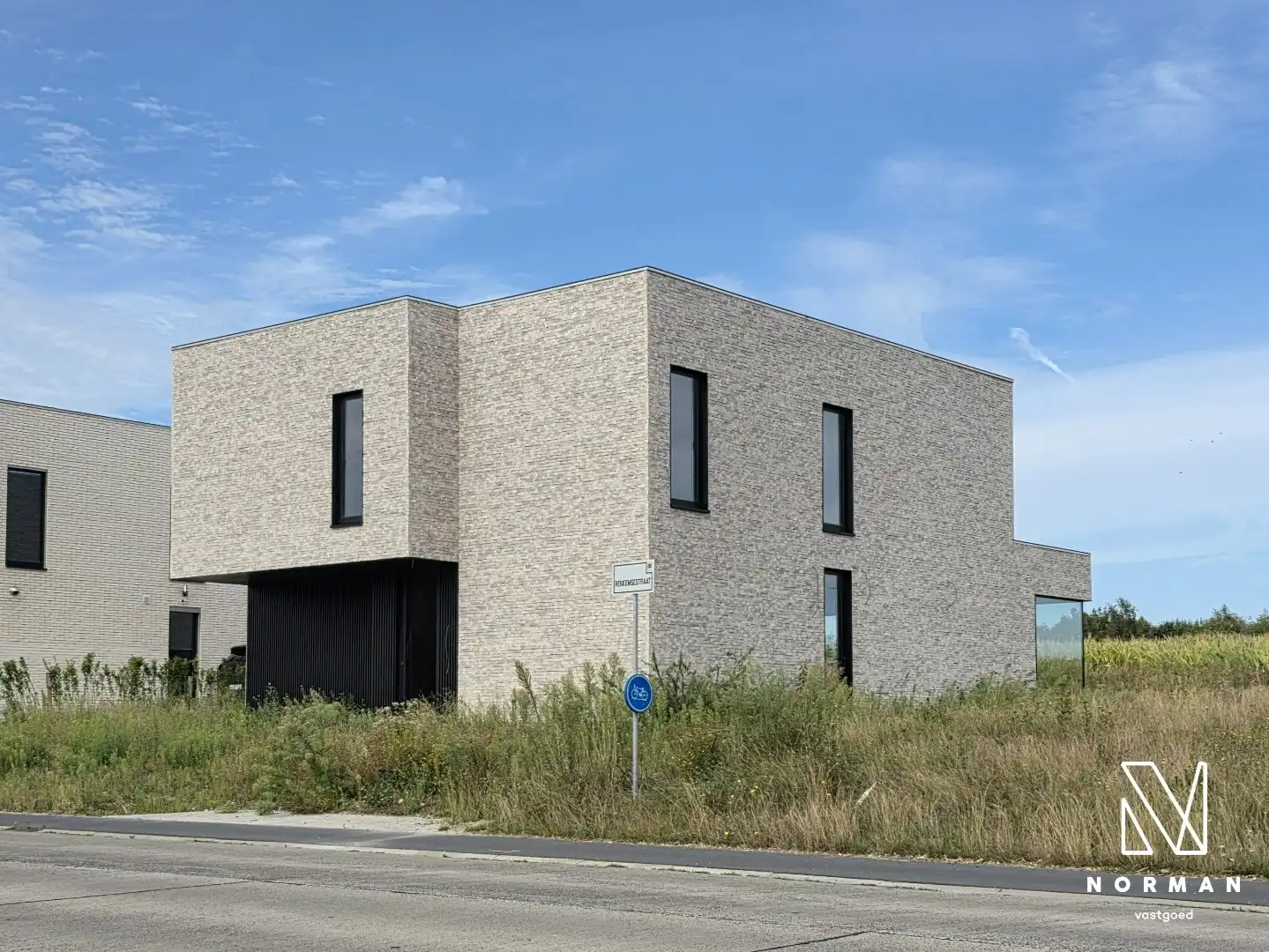 UNIEKE BEN-NIEUWBOUWVILLA – 4 SLKS – 2 BADKS – 266M² BEWOONBARE OPPERVLAKTE foto {{pictureIndex}}