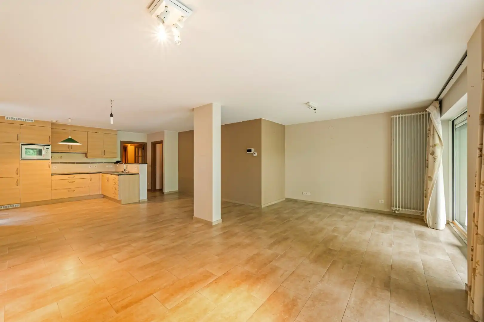 Appartement met berging, terras met prachtig uitzicht in Ieper foto 6