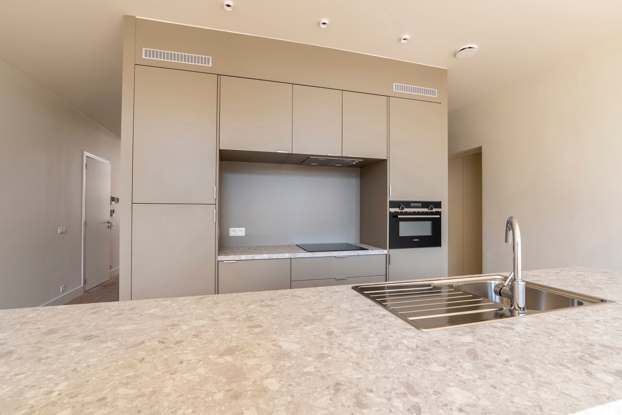 Appartement van 169m² in hart van de Turnhoutse winkelstraat foto 13