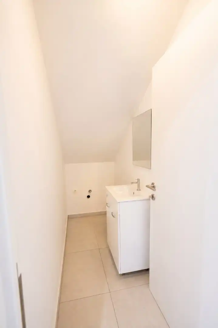 EXCLUSIEF GERENOVEERDE WONING NABIJ SPUIKOM foto 16