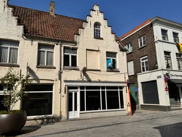 RUIME WONING met GARAGE te BRUGGE foto 2
