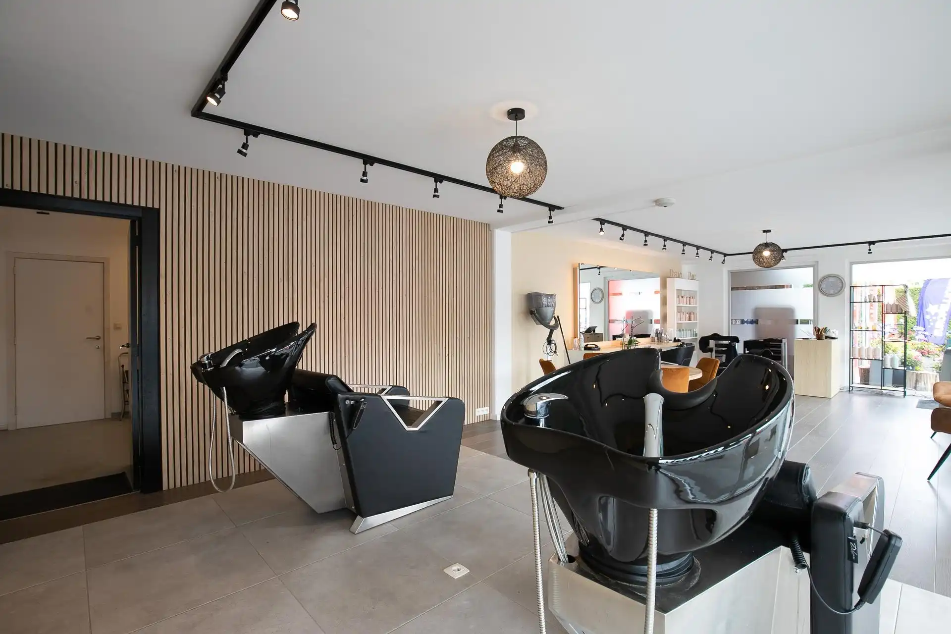 Commercieel gelegen kantoor of handelsland te Oedelem. foto 4