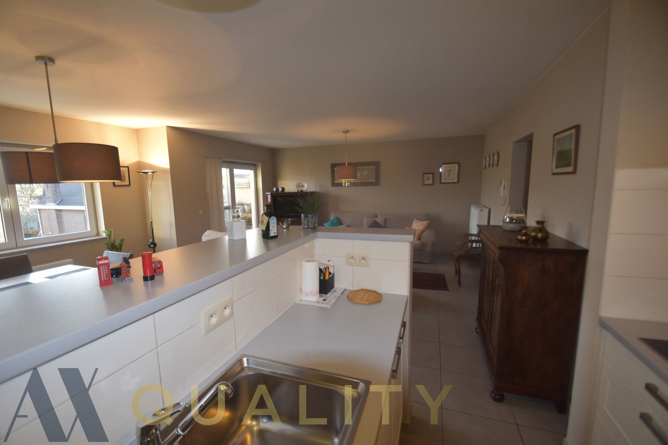 Centr. en rustig gel. energiezuin. 2 slpk.-appt. met terr., staanpl. en berging foto 11