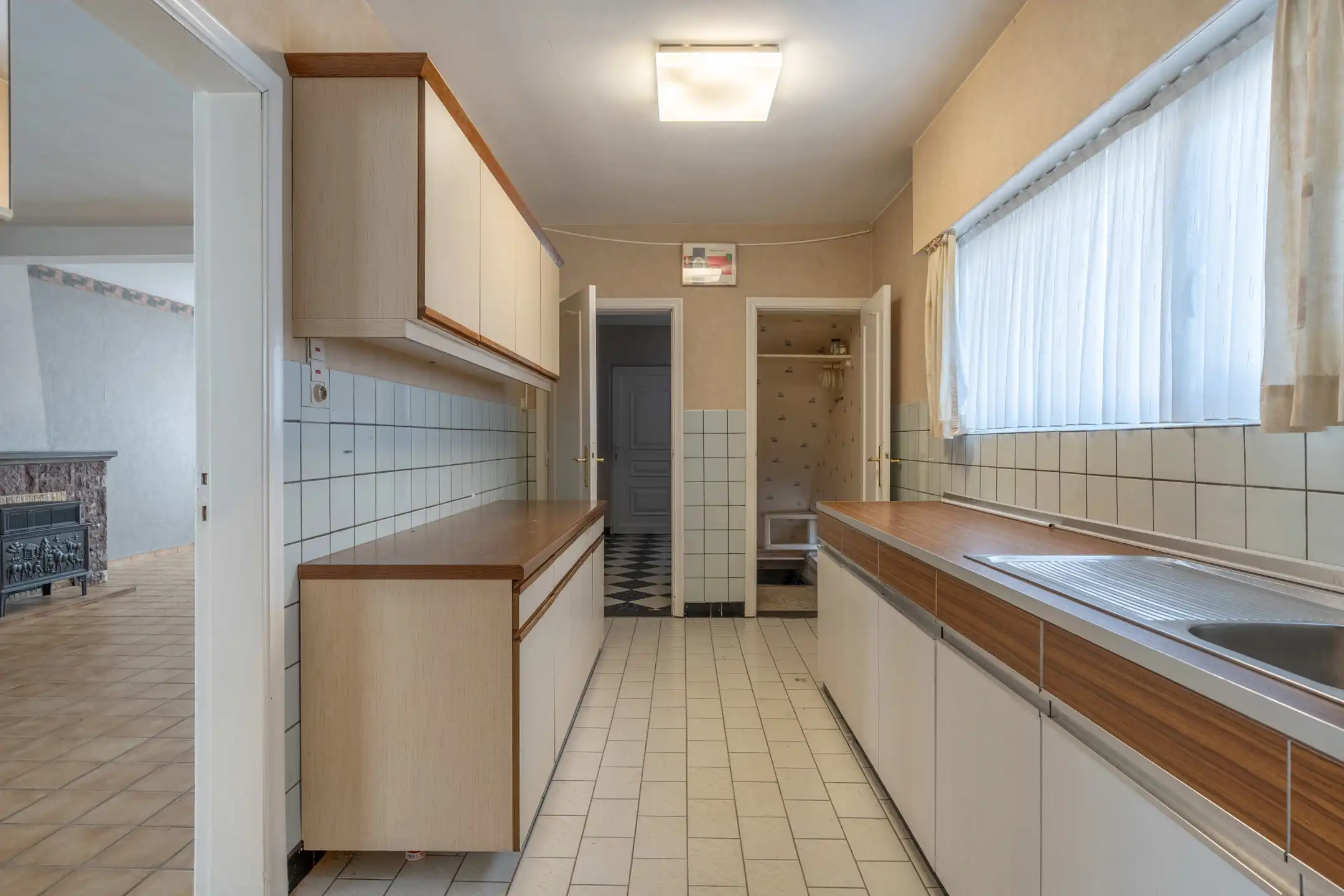 Te renoveren woning met 3 slpk's op ruim perceel te Beerse foto 9