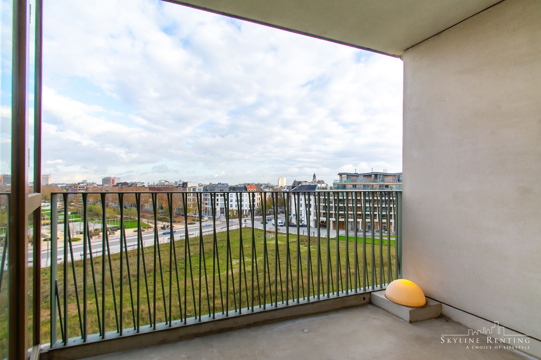 Mooi gemeubeld 2-slaapkamer appt met prachtig TERRAS foto 9