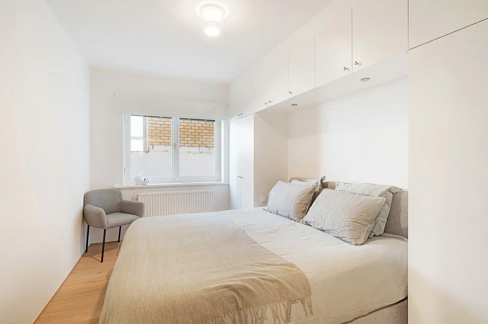 Hedendaags appartement genietend van zijdelings zeezicht, vlakbij de zee. foto 16