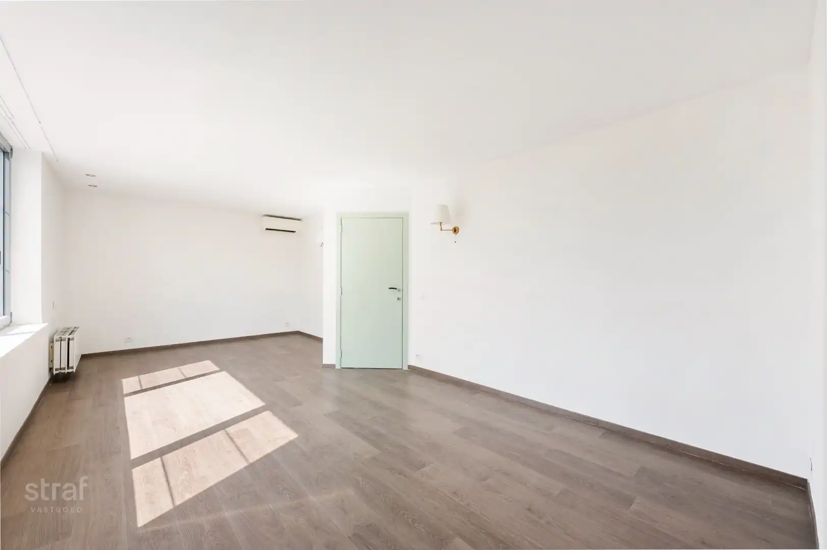 Ruim (en ook groot) huis op Linkeroever&nbsp;met praktijkruimte/ studio foto 11