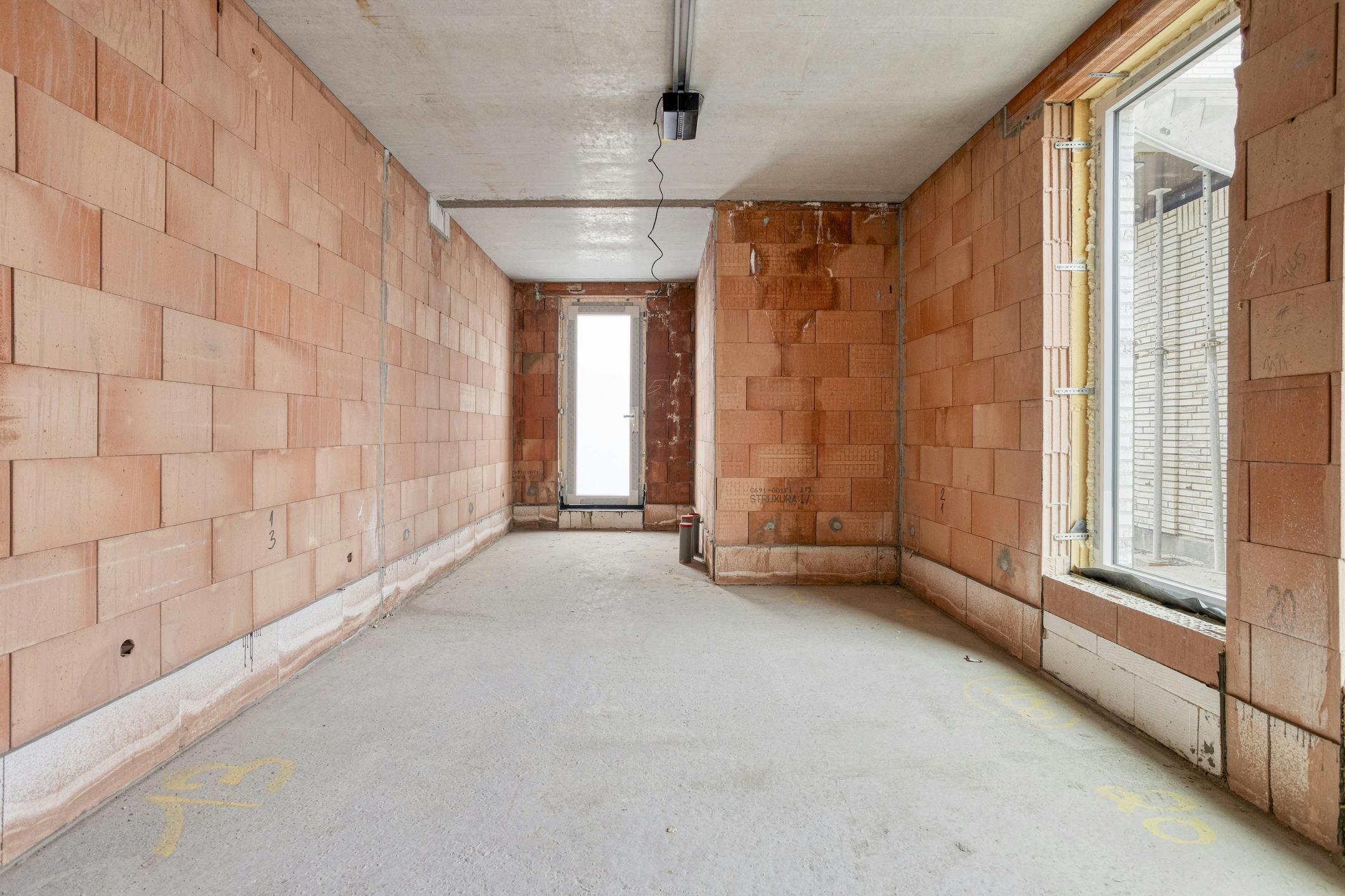 Uniek en energiezuinig huis te koop in Meulebeke foto 5