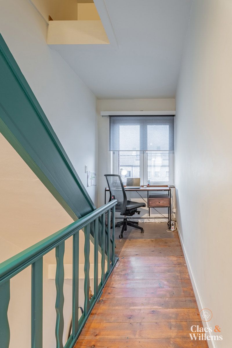 Ruim huis met zonnepanelen en vrije tuin  foto 14