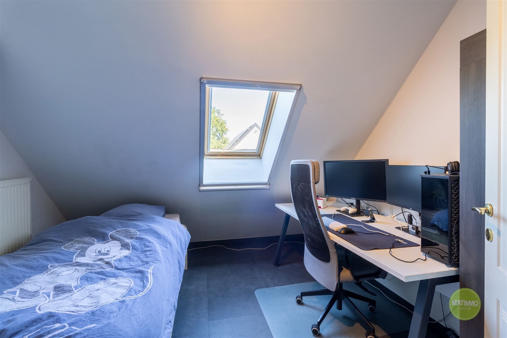 Instapklare gezinswoning met magazijn, zwembad en poolhouse  foto 20