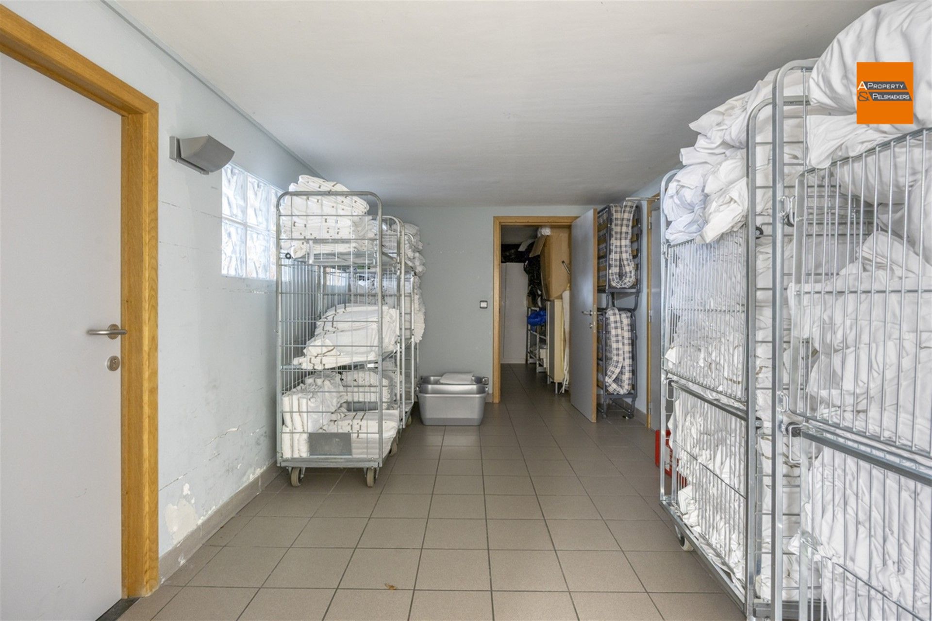Hotel met 24 kamers foto 34