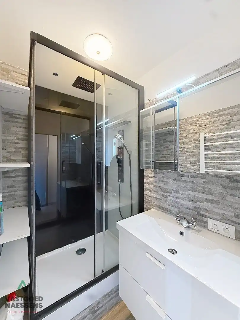 INSTAPKLARE STUDIO MET SLAAPHOEK EN ZONNIG TERRAS  foto 4