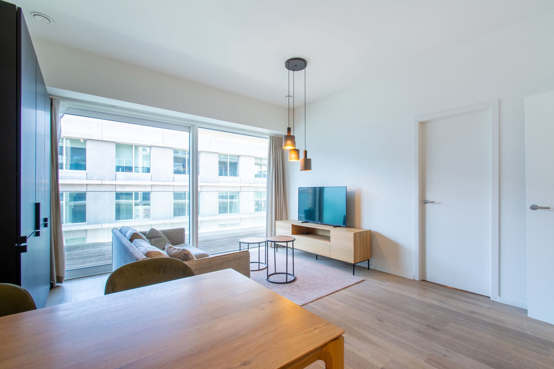 2 slaapkamer gemeubeld app. met groot terrras foto 2