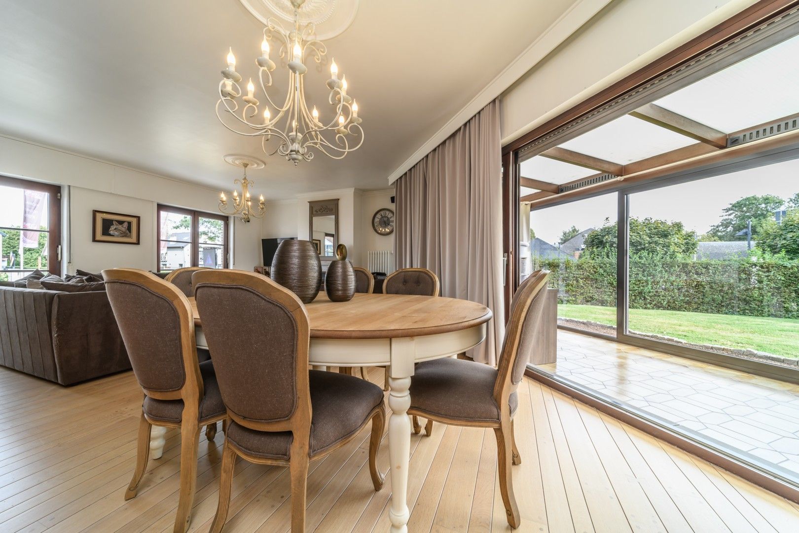 Villa te koop met werkruimte op commerciële locatie ! foto 8