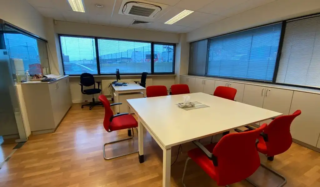 Ingedeelde kantoren te huur nabij A12 in Aartselaar foto 5