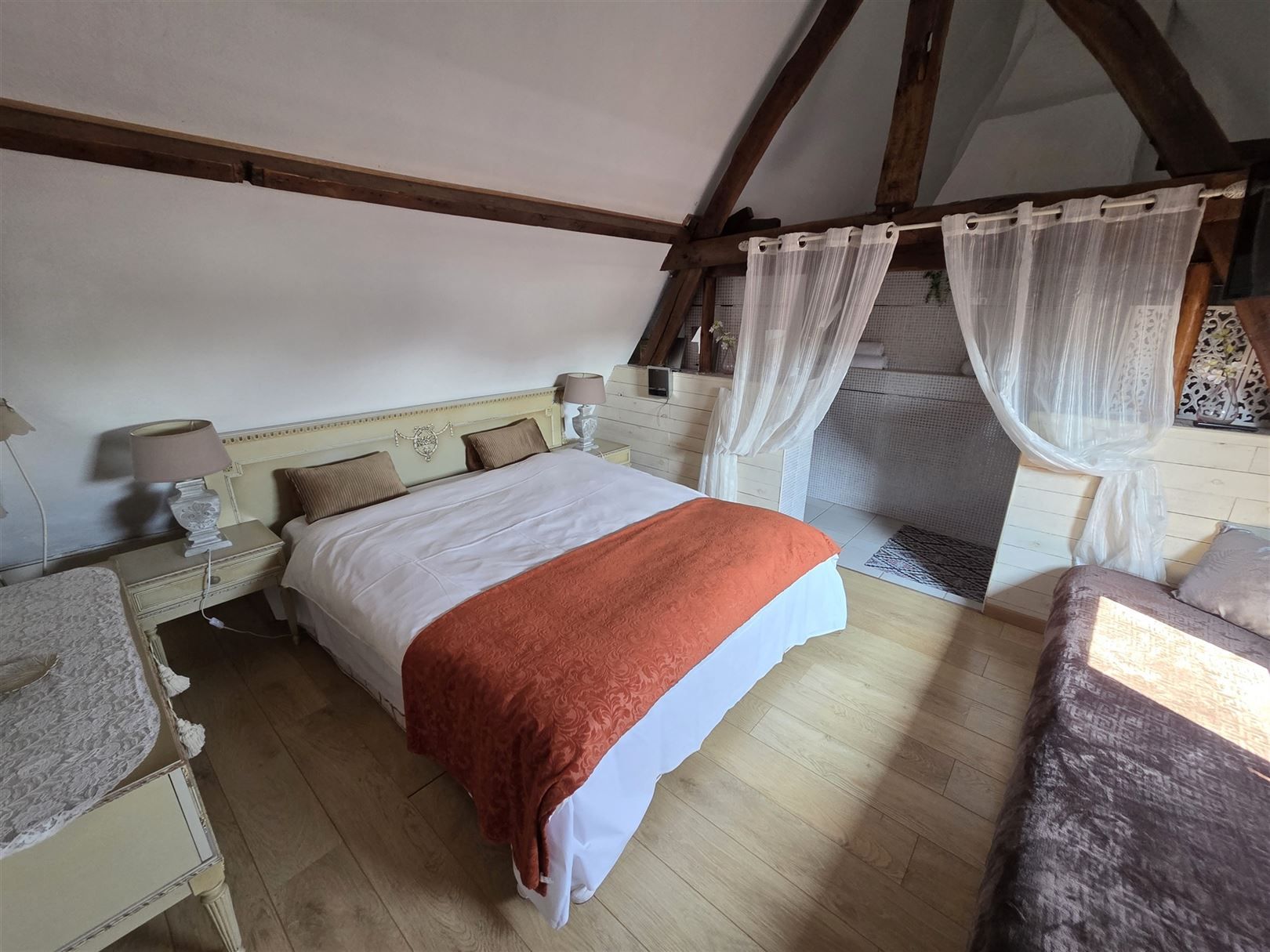 Veelzijdig gebouw: restaurant, hotel en feestzaal te Rebaix foto 14