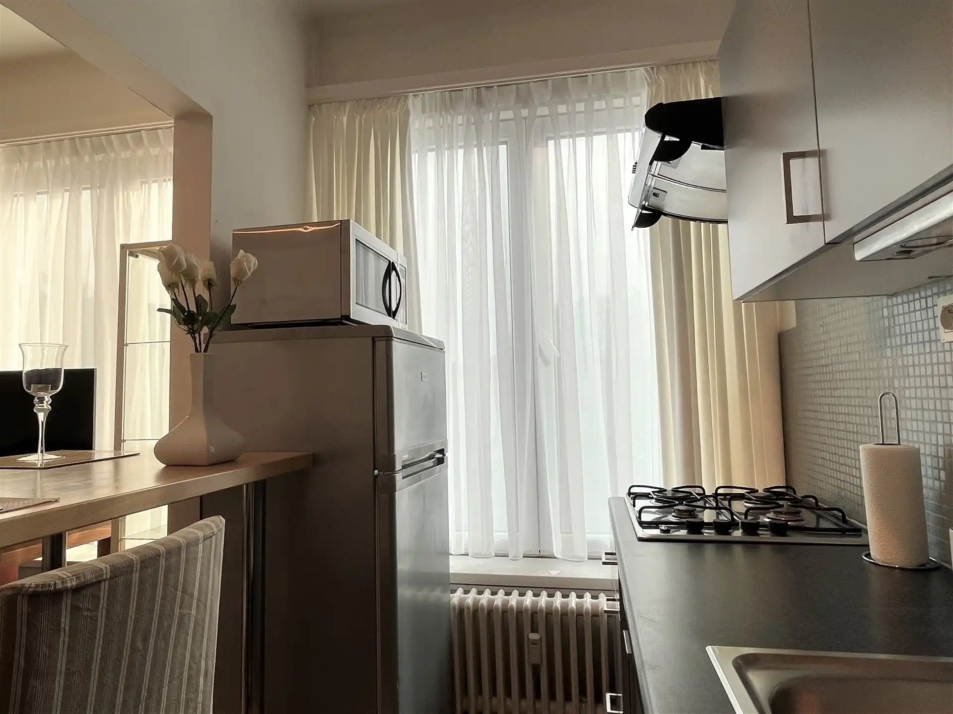 Gemeubeld appartement op topligging! foto 8