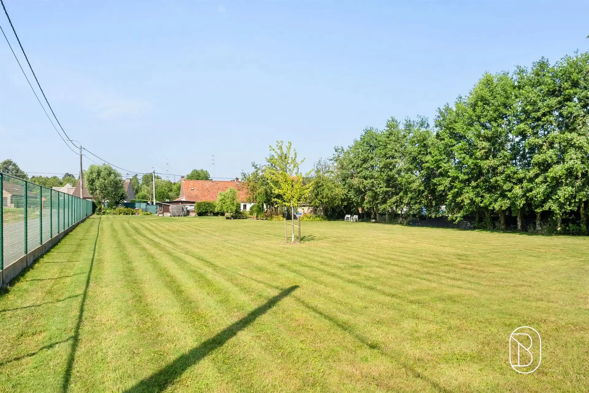 Eigendom met uitzonderlijk potentieel op 2.800 m² in Kaster foto 6