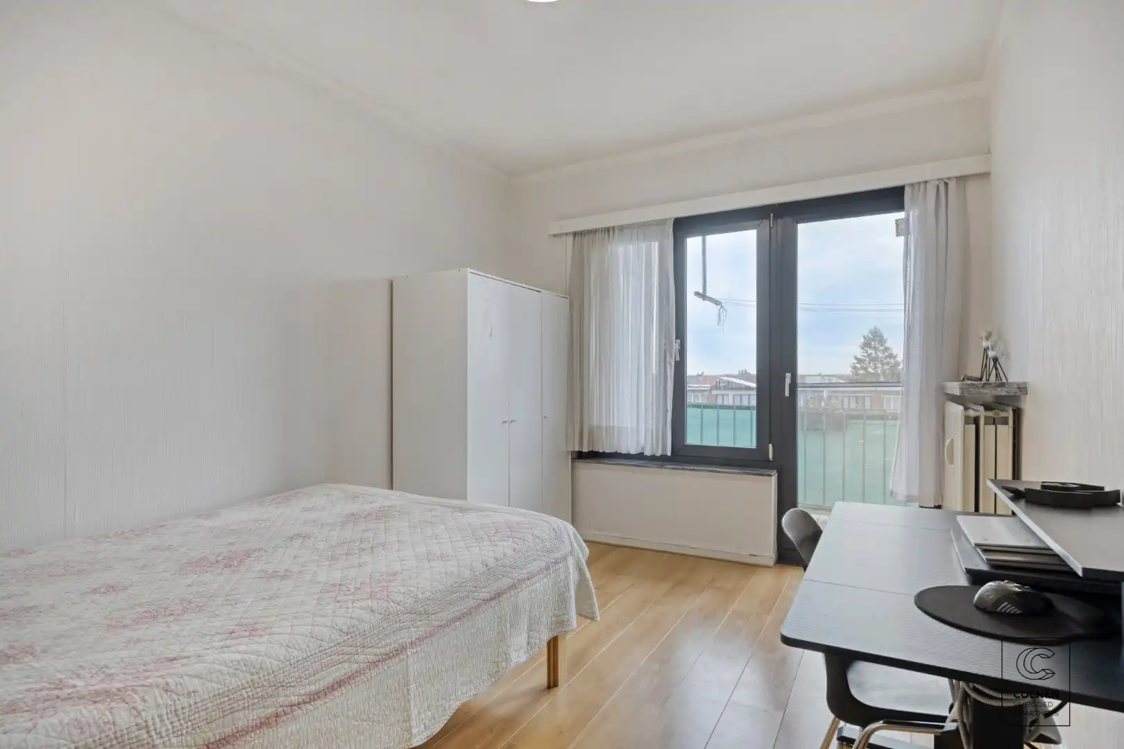 Ruim appartement van 104 m² met drie slaapkamers op centrale ligging te Merksem! foto 9