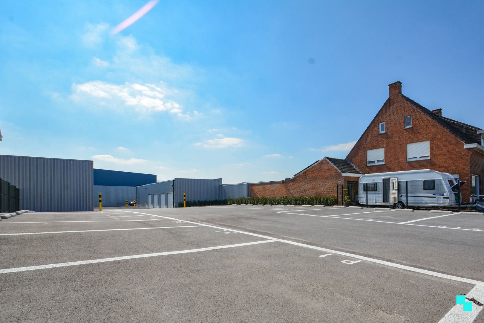 Magazijn van 270 m² op goede locatie in Ledegem foto 2