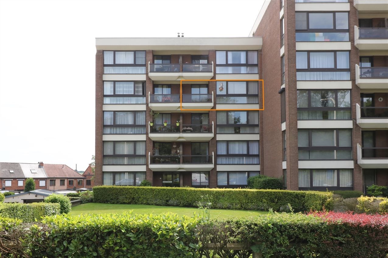 Gezellig appartement met 2 slpk., autostaanplaats,  wandelafstand van het centrum  foto {{pictureIndex}}