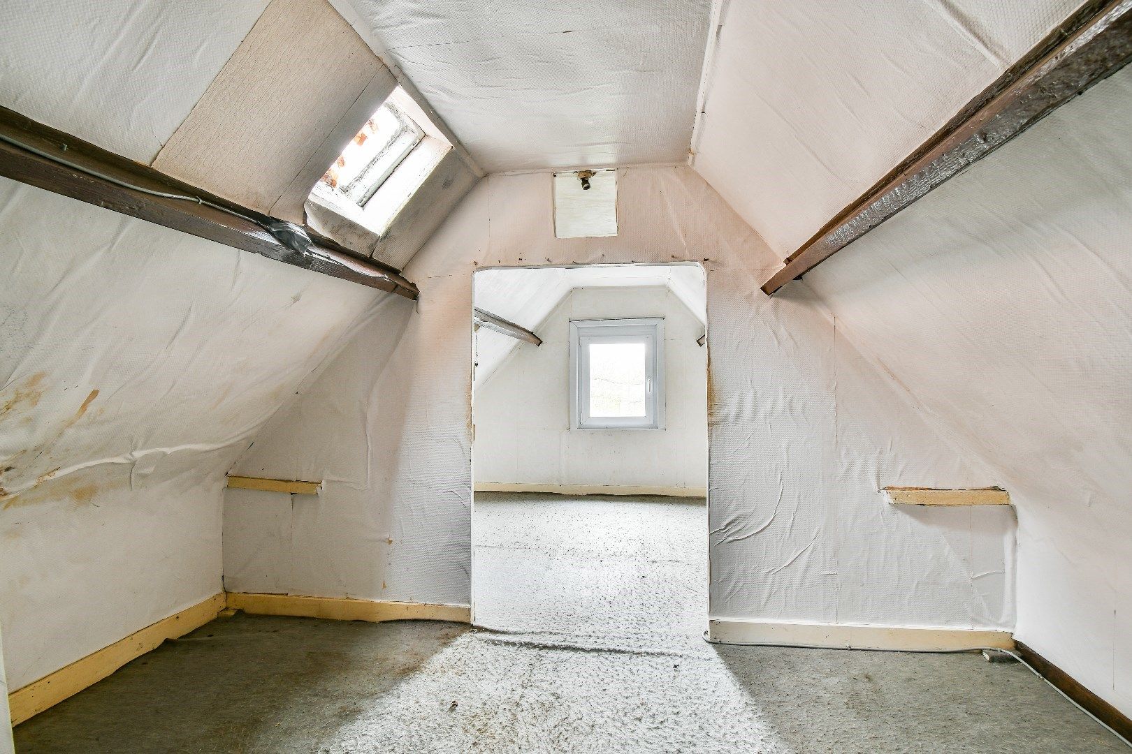 Te renoveren woning met landelijk zicht! foto 8
