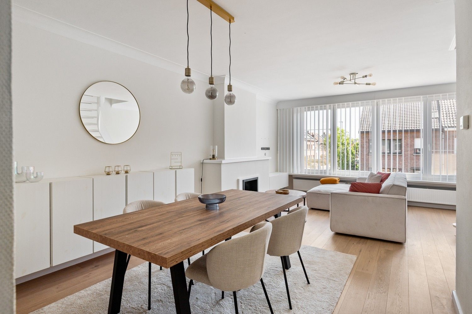 Instapklare duplex met 2 slaapkamers en terras op toplocatie in Schoten! foto 2